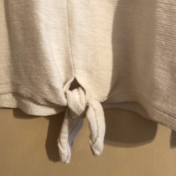 Lightly worn Madewell top - Picture 2 of 4